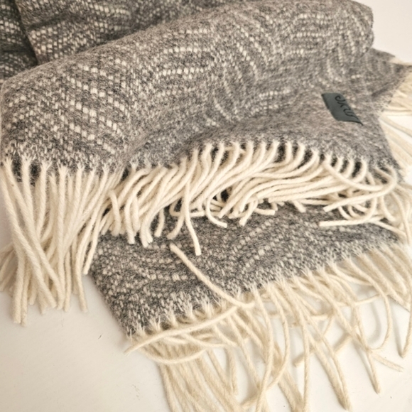 Fibre By Auskin Wool Fringed Throw Blanket - Picture 8 of 14